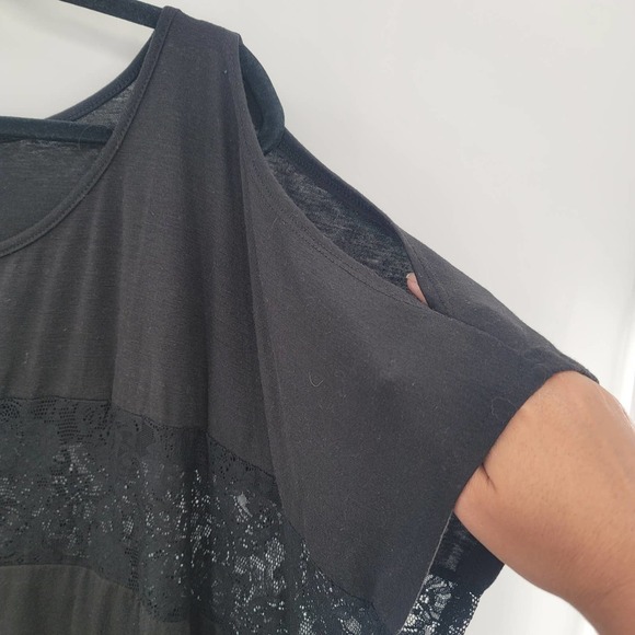 LANE Bryant Black Cold Shoulder Lace Knit Tee Size 26/28 PLUS Short Sleeve - Picture 6 of 6